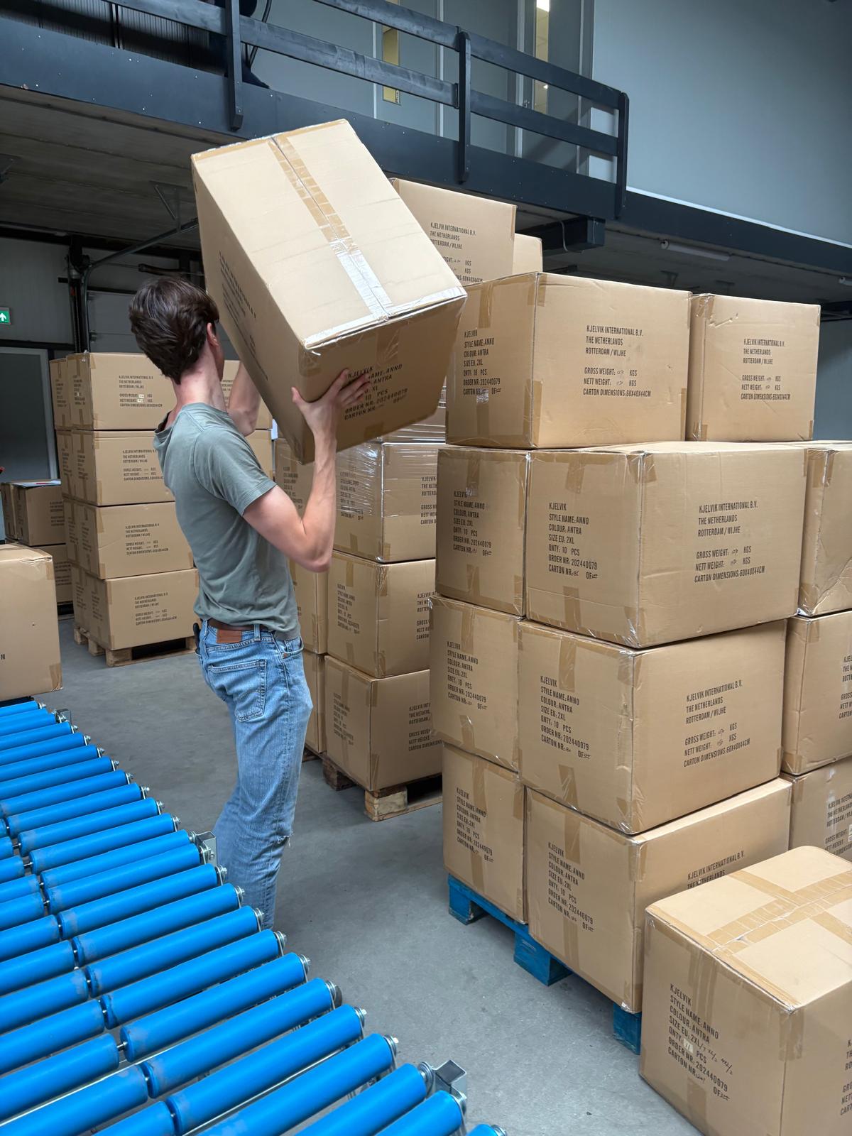 warehouse medewerker